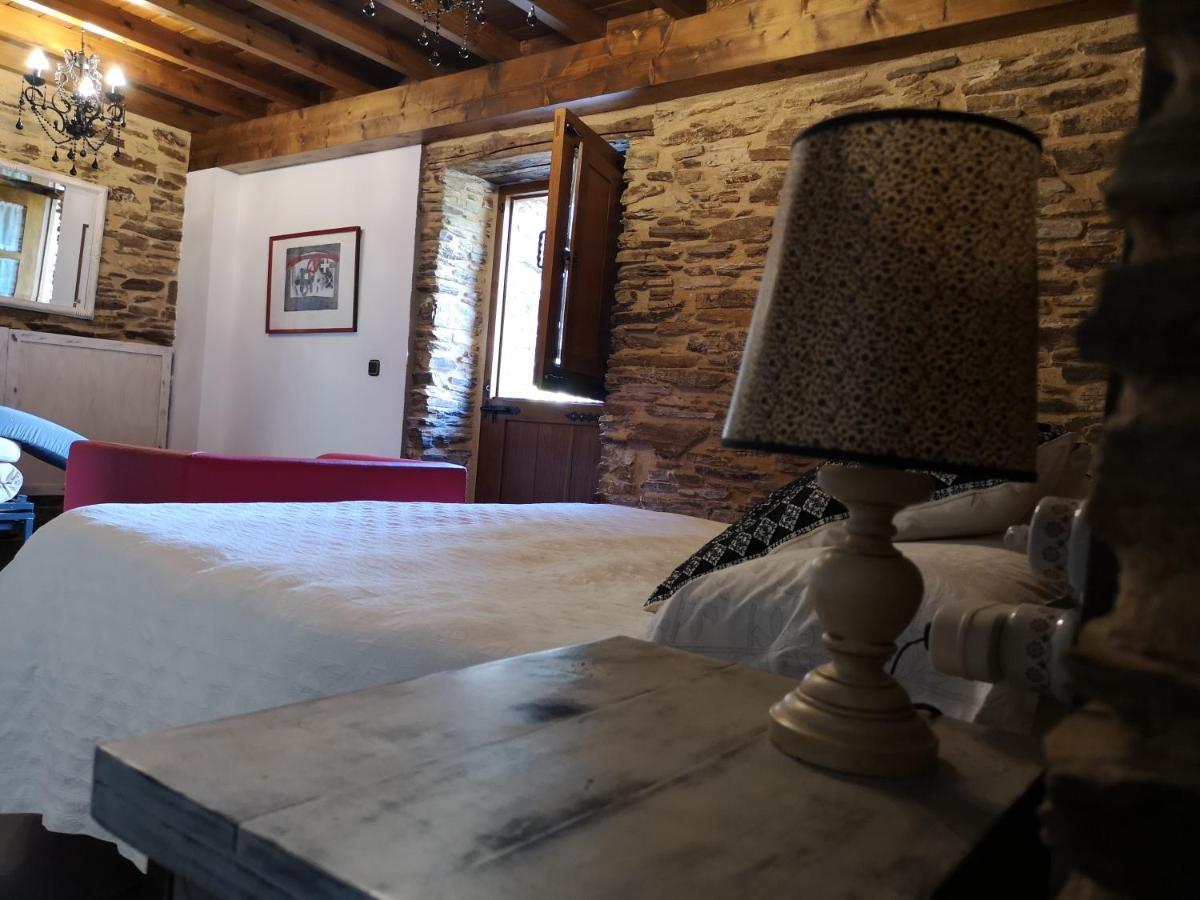 Casa Do Morcego Guest House Valdovino Luaran gambar